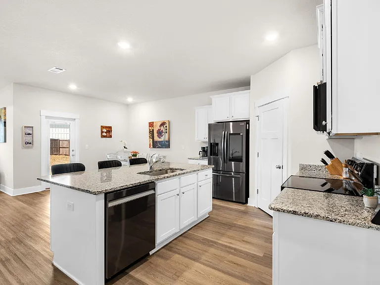 6539 Forest Bay Ave — Photo 4