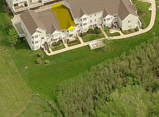 810 Hidden Creek Ln, North Aurora, IL 60542