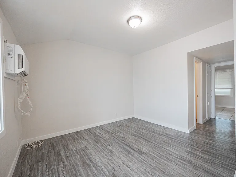 864 E Chandler Blvd, Chandler Az — Photo 9
