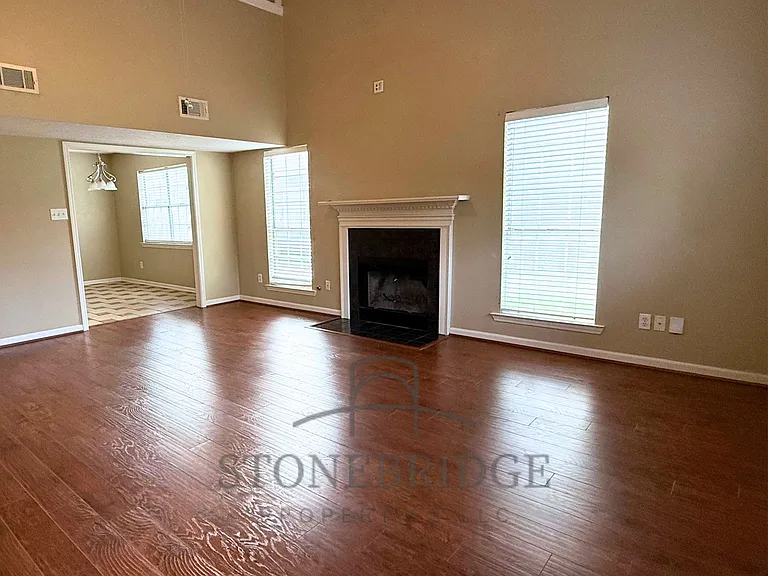 177 Cedar Bend Dr — Photo 4