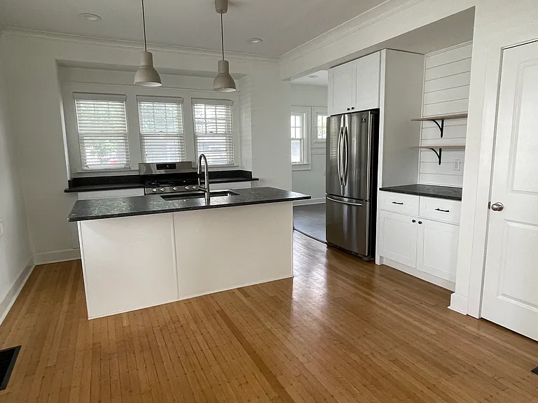 5203 Broadway St #5203 — Photo 2