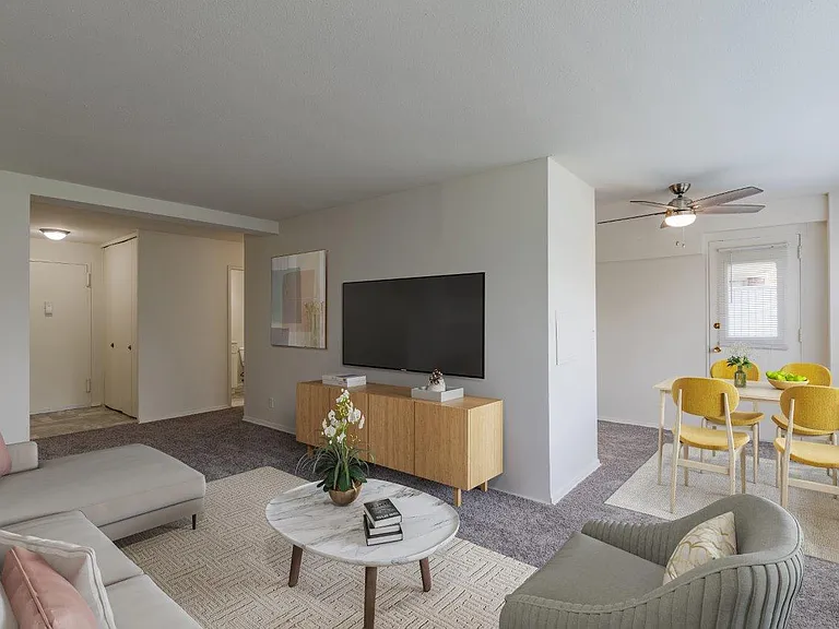 The Carlyle Apartment Homes — Photo 7