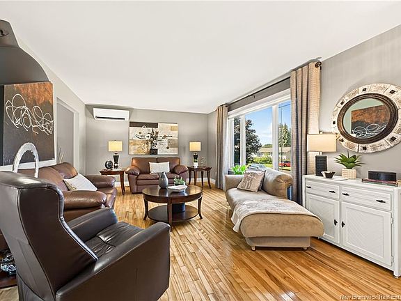 3rd image of 548 Breau St