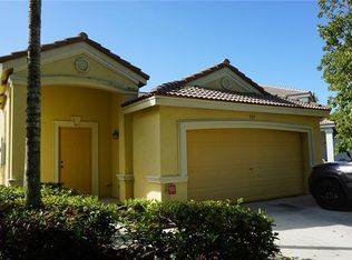 907 Golden Cane Dr, Weston, FL 33327