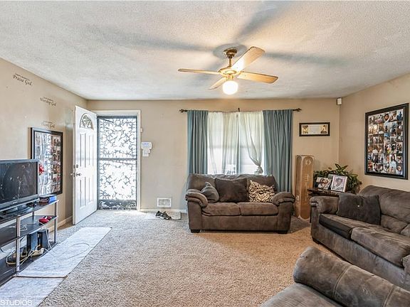 5th image of 7217 Myrtle Ave