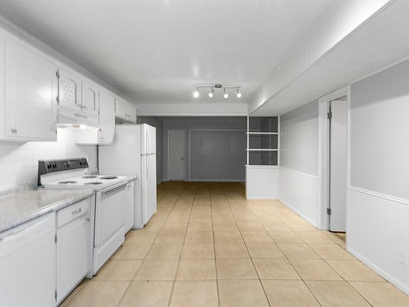 5th image of 2815 Merriam Ln #2A