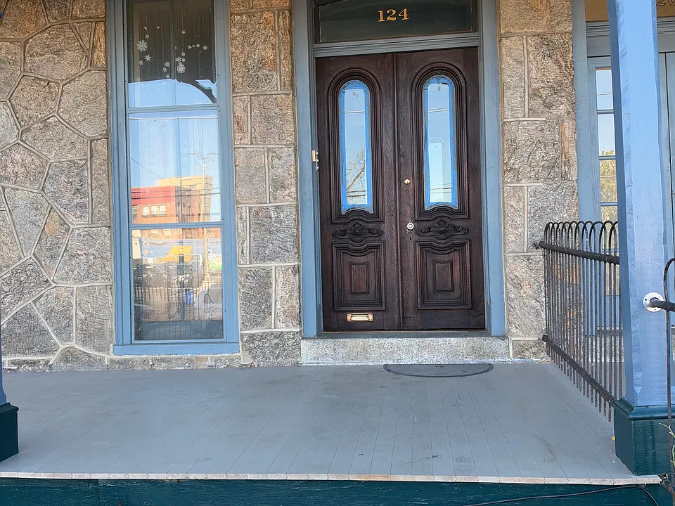 124 W Maplewood Ave #2F