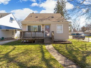 18602 Sumner, Redford, MI 48240