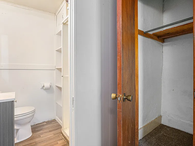 102 E Paw St #4 — Photo 10