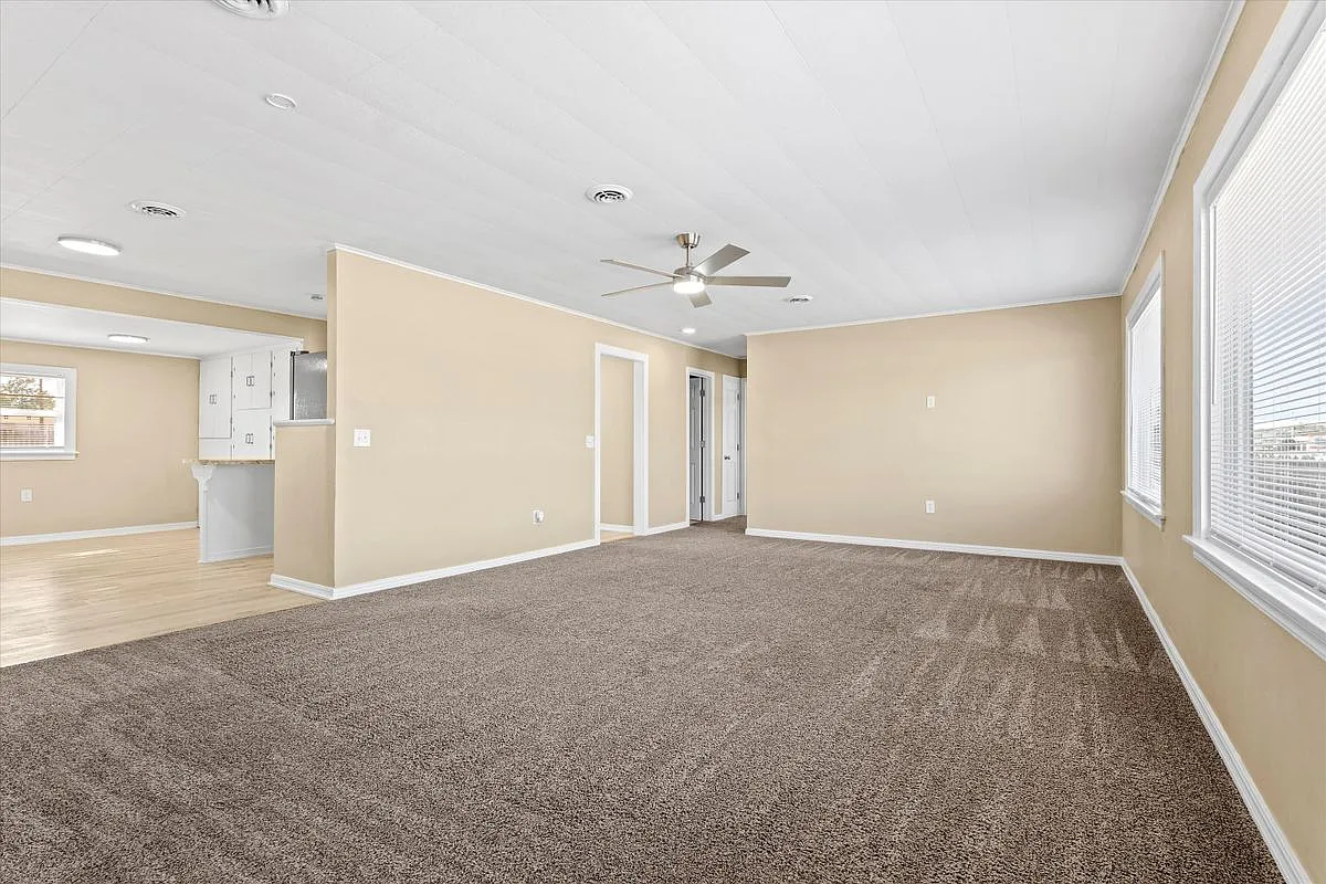 3 bed, 1.0 bath, 1432 sqft, $1,400 — Photo 3