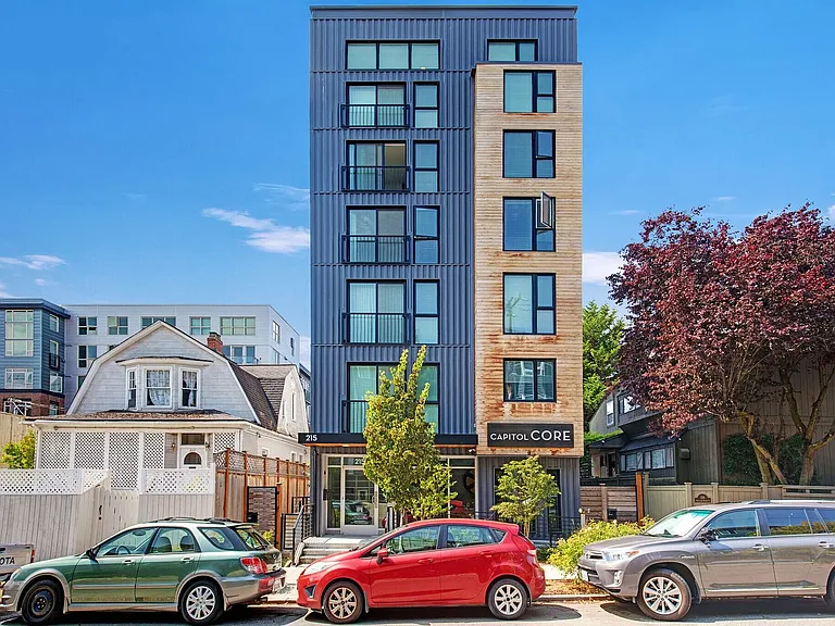 215 Boylston Ave E #3 — Photo 2
