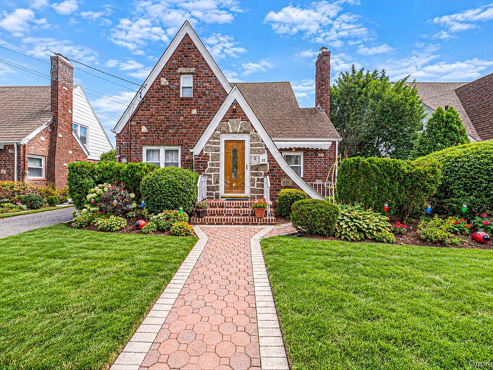 1st image of 22 Flint Avenue