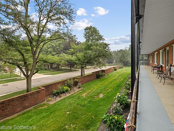 2nd image of 2820 Woodslee Dr APT 205