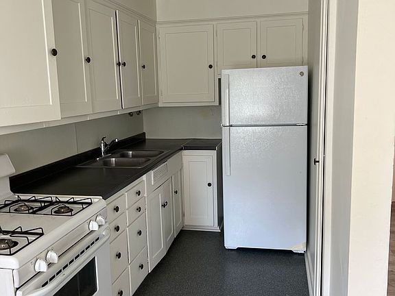 2nd image of 40 S Clinton St #40