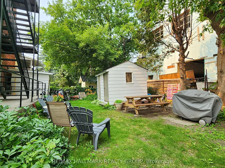125 Glenora St #3 — Photo 29