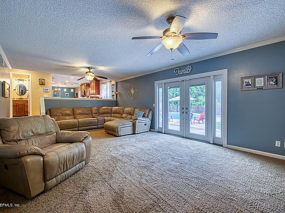 5th image of 2724 Connie Cir