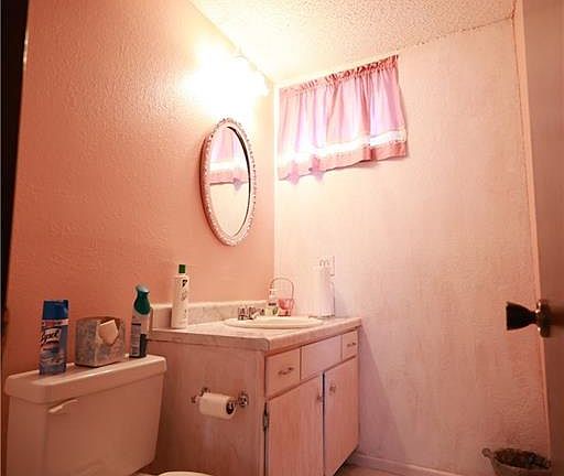 3rd image of 4013 Hedges Ave