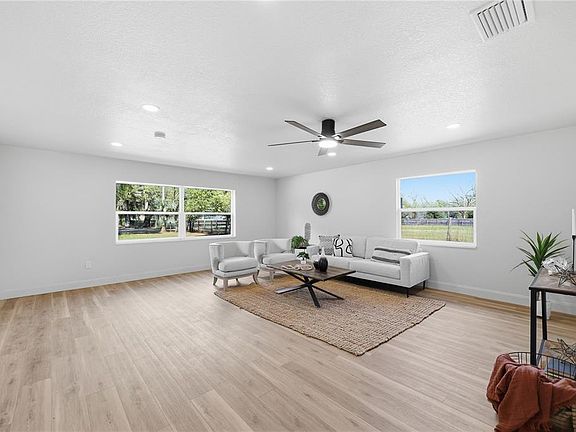 5th image of 2711 Washington Rd