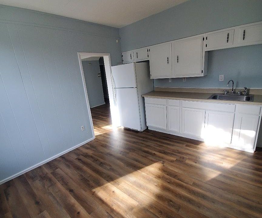 2nd image of 46 Melrose Dr APT 2