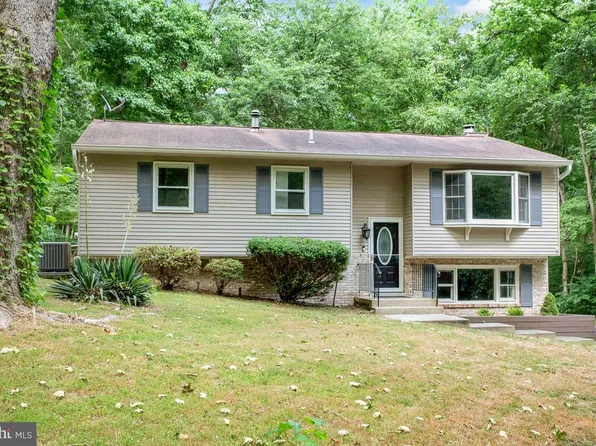 9010 Marcellas Dr, Owings, MD 20736