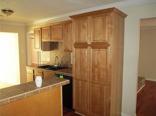 4th image of 210 Saint Andrews Dr