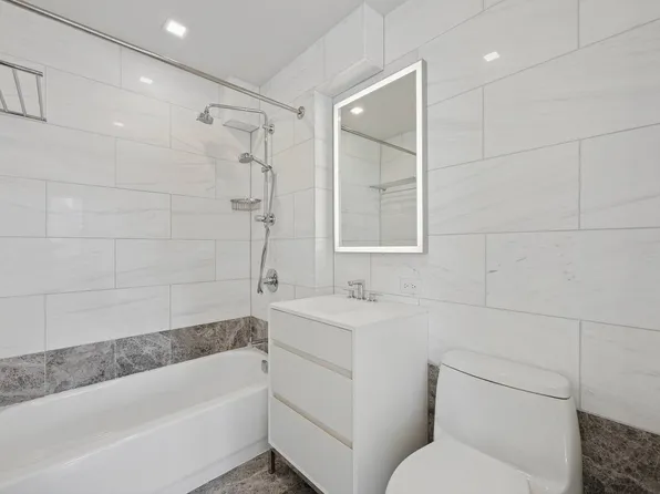 1 Columbus Place image 11 of 30