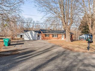 211 Glenwood Dr, Winston Salem, NC 27107