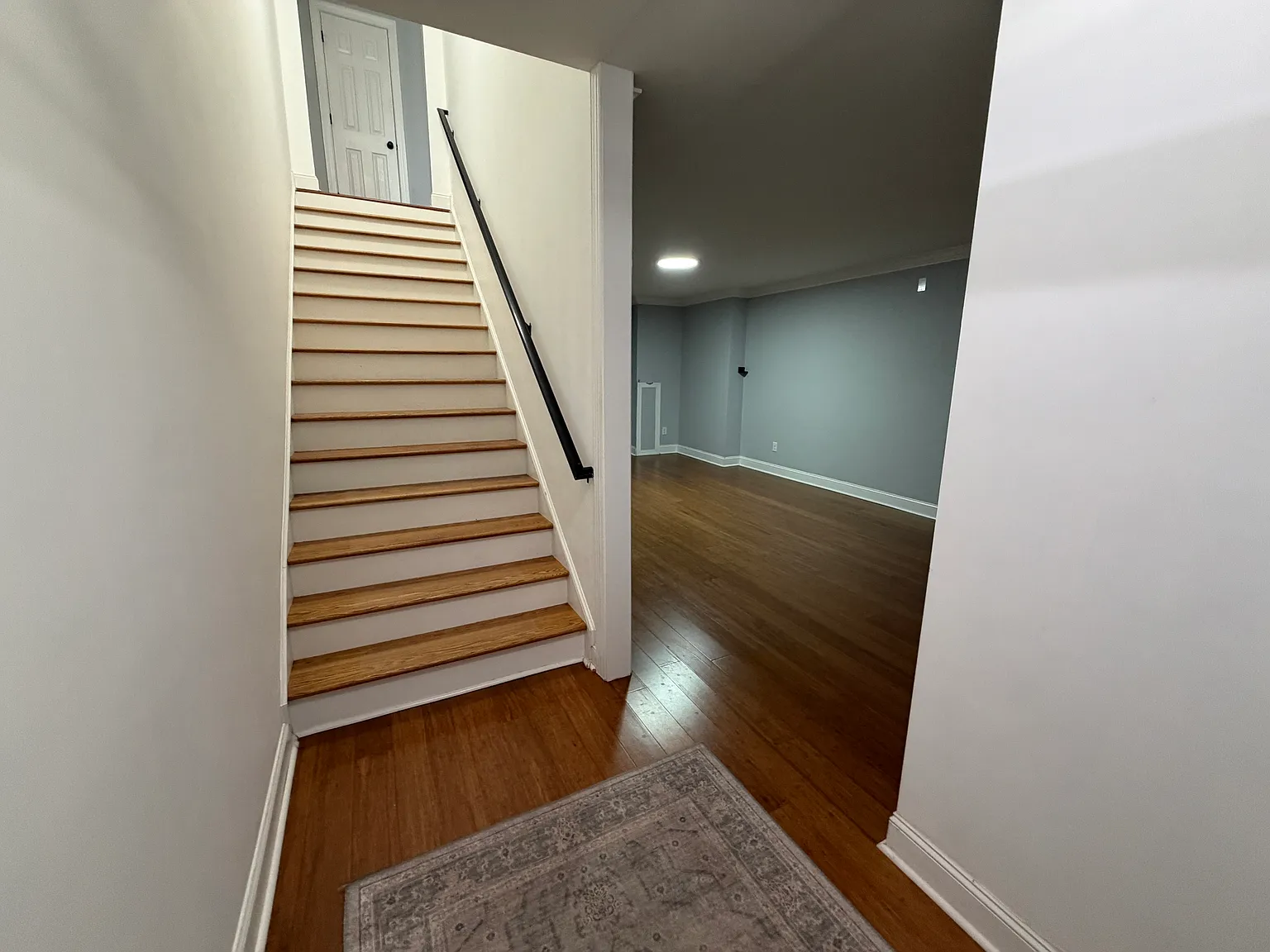 2 bed, 2.5 bath, 1683 sqft, $1,800 — Photo 3