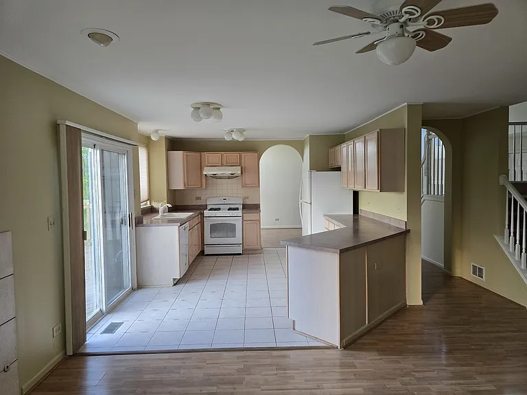 2135 Feldott Ln — Photo 30