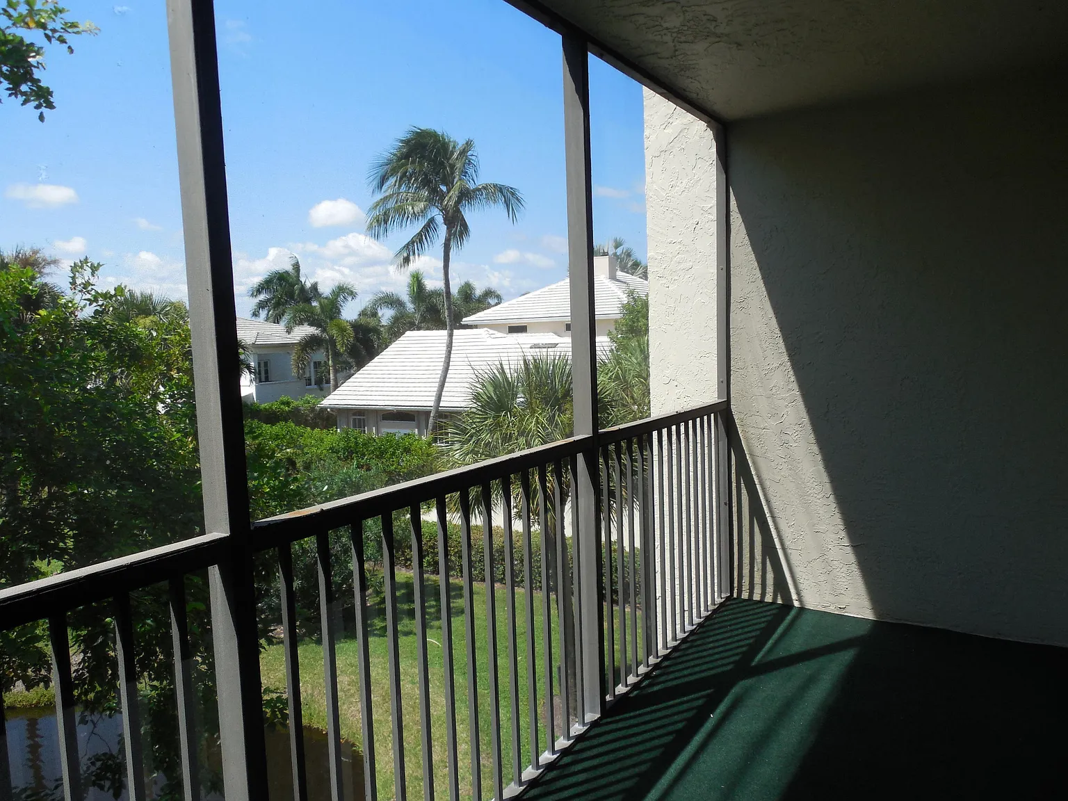 1 bed, 1.5 bath, 860 sqft, $2,500 — Photo 2