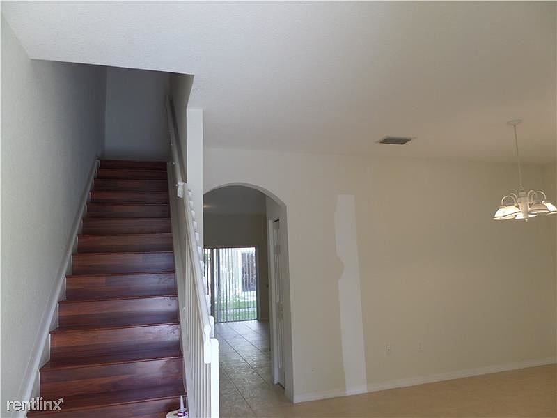 4948-A10079645_801_22