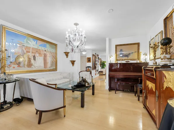 420 East 55th Street 3FG image 2 of 12
