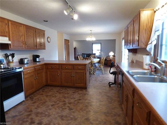 5th image of 987 Guilford Blvd