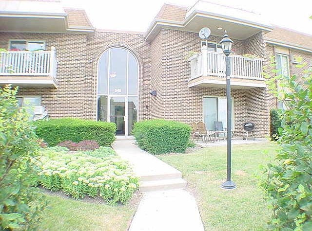 1st image of 2407 N Kennicott Dr APT 1C