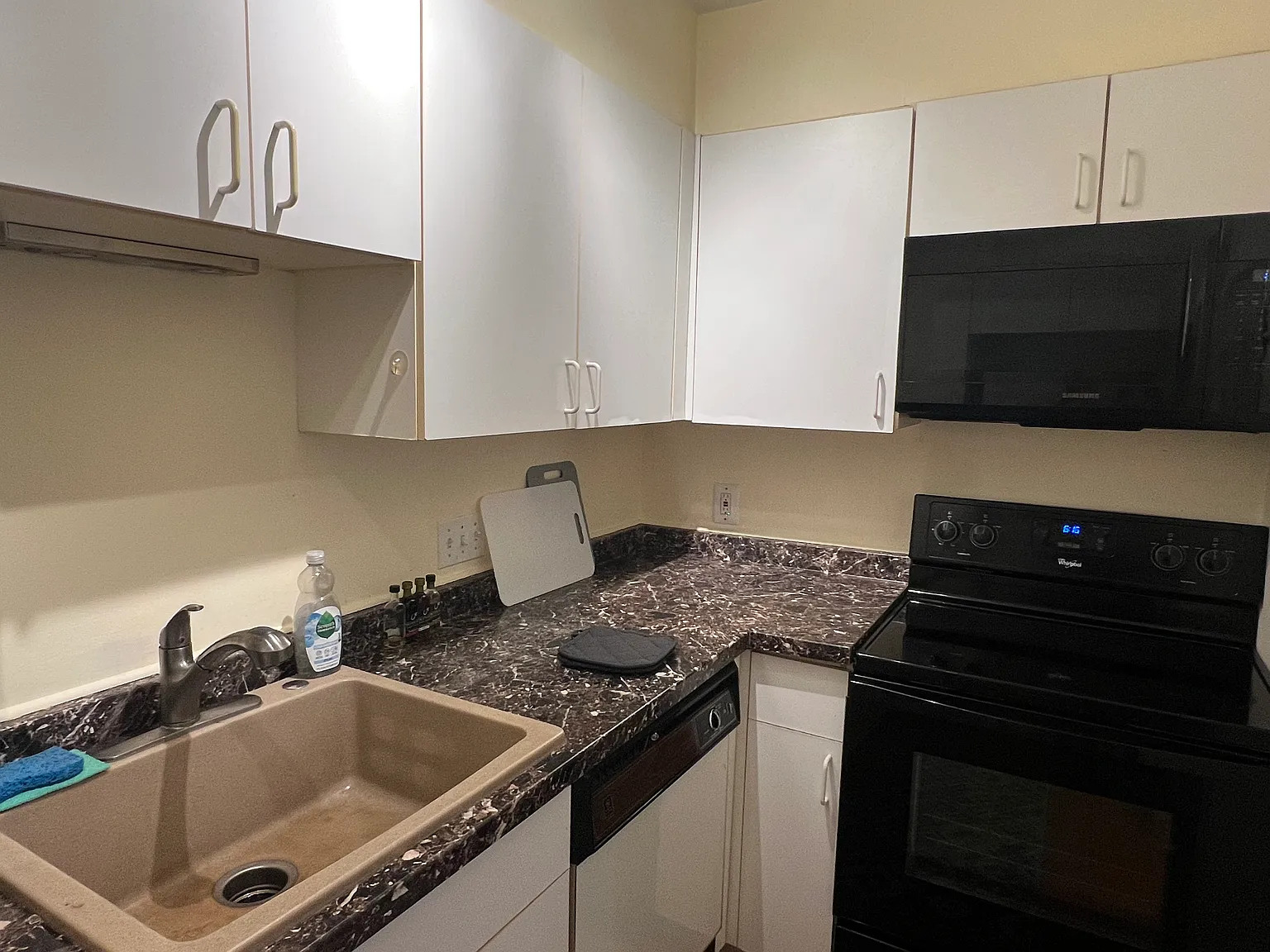 1 bed, 770 sqft, $2,200 — Photo 2