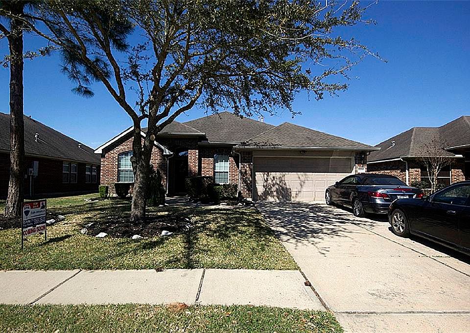 1st image of 6809 Adella Ct