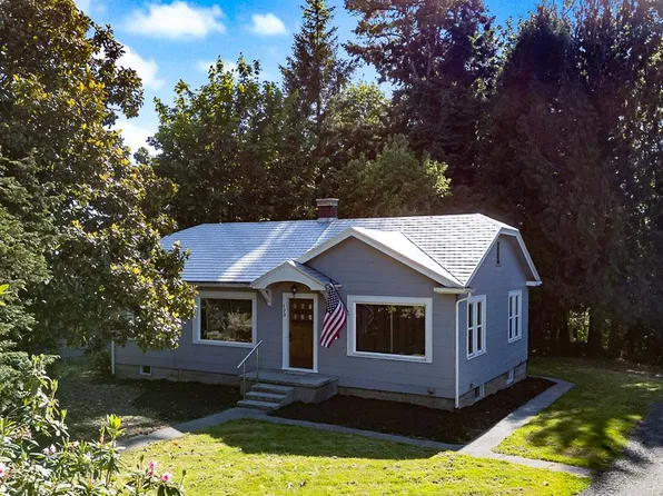 173 Pioneer Ave NE, Castle Rock, WA 98611