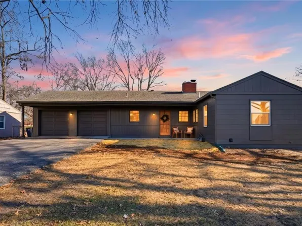 7619 Terrace St, Kansas City, MO 64114