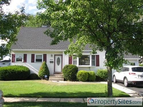 1st image of 354 Violet St