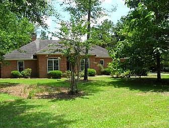 2nd image of 103 Worthington Pl #P