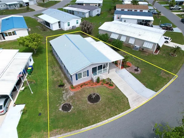 926 Oriole Cir, Barefoot Bay, FL 32976