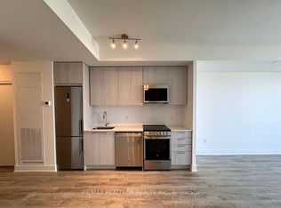 185 Deerfield Rd #1205, Newmarket, ON L3Y 0G7