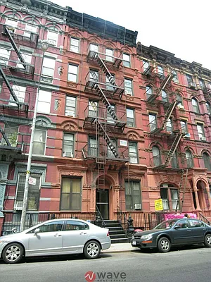 Rented by Wave Real Estate Group | media 13