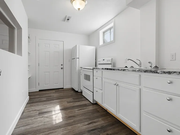 2479 Tulip St #B — Photo 2
