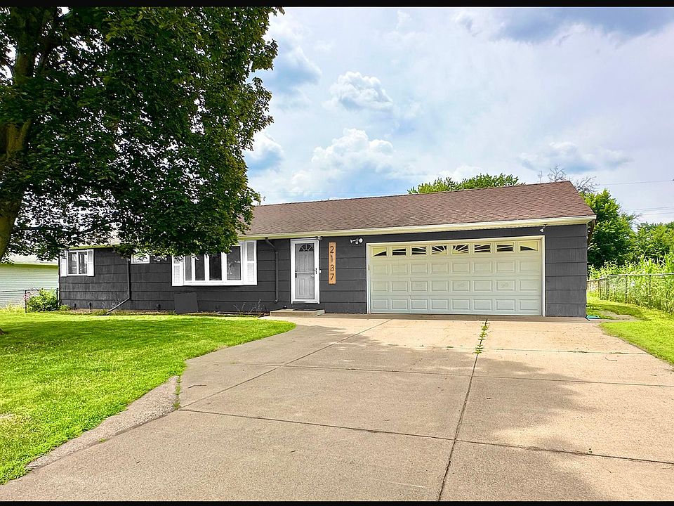 1st image of 2137 McMenemy St