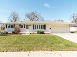 1615 N Sumac Dr, Janesville, WI 53545