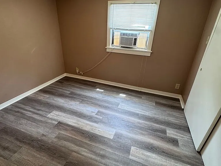 2116 Legrande Ave — Photo 3