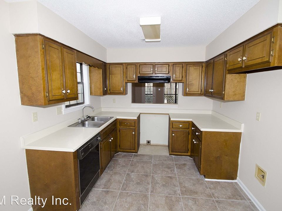 2nd image of 6949 Hillindale Dr