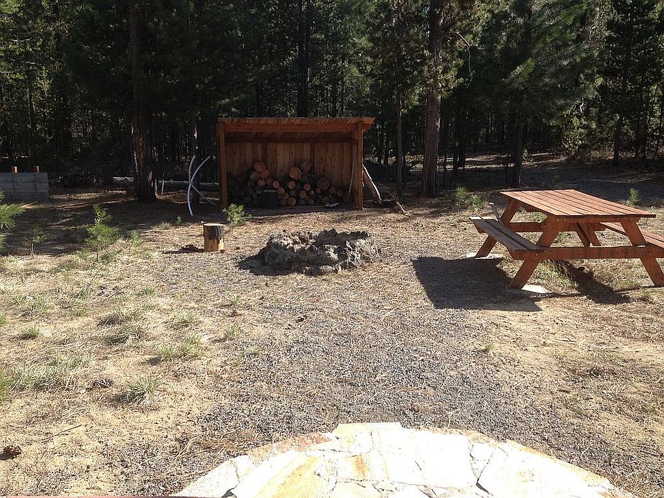 2nd image of 15045 Chipmunk Ln