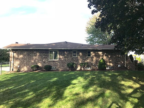 2nd image of 40171 Donahue Dr